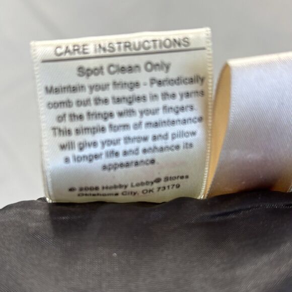 VILLA BACCI Tree Skirt 56” Tweed Fur Trimmed Animal Print And Red On Black - Picture 7 of 7